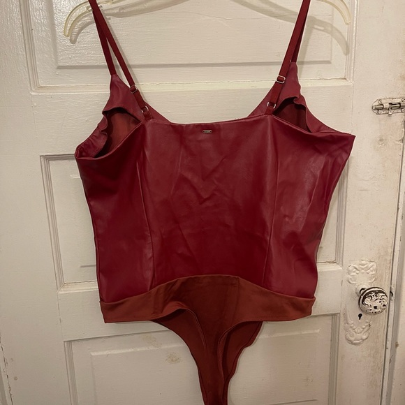 Guess Faux leather Bodysuit. Varios L, and XL . - Picture 7 of 10